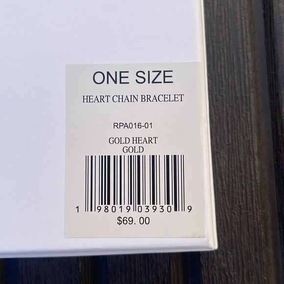 Rachel Parcell - Gold Heart Chain Bracelet - Picture 9 of 13